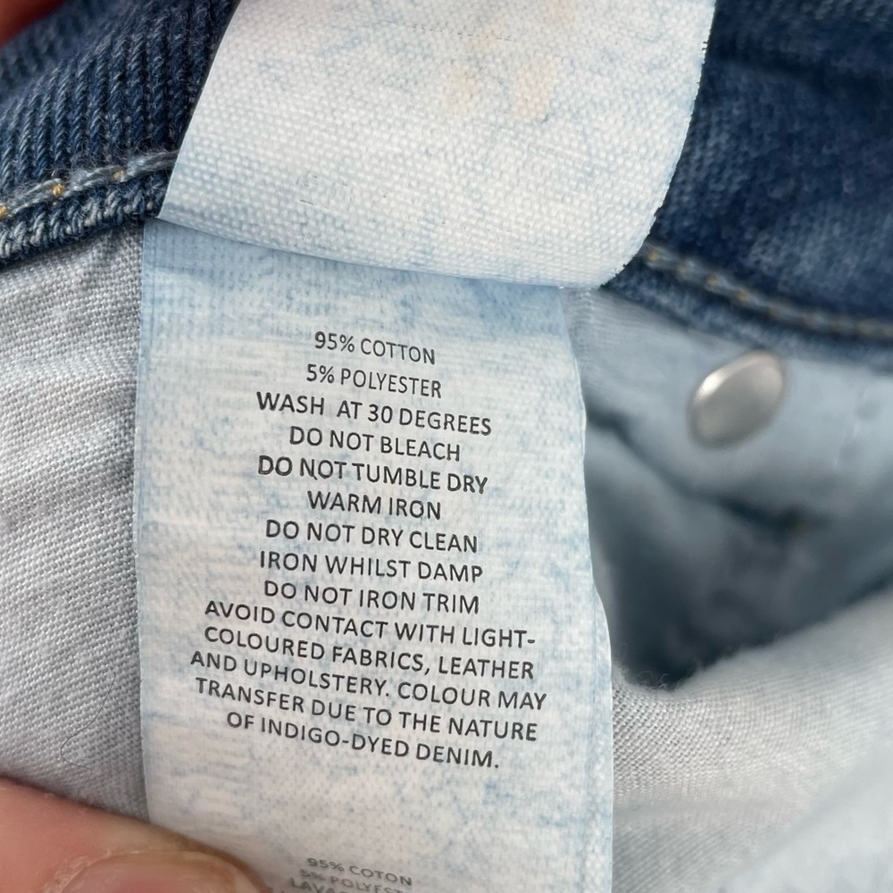 NEW! Pretty Little Thing Bum Rip Jeans - Picture 15 of 15